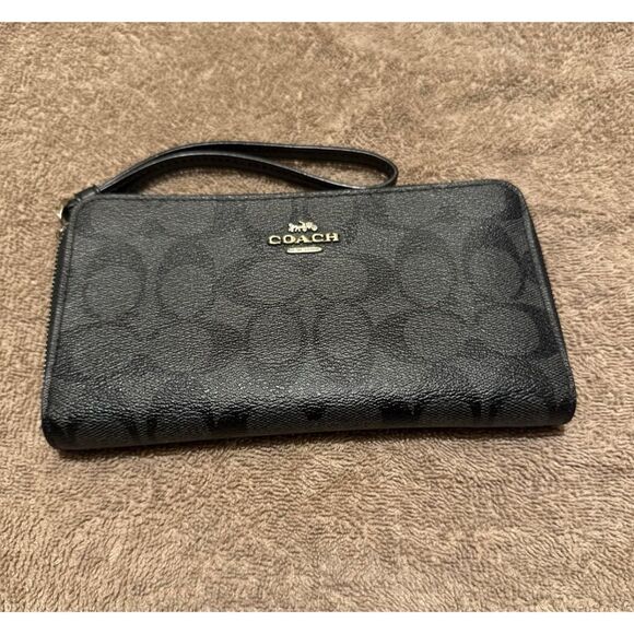 COACH Women's Wallet Wristlet In Graphite AUTHENTIC - Picture 1 of 3